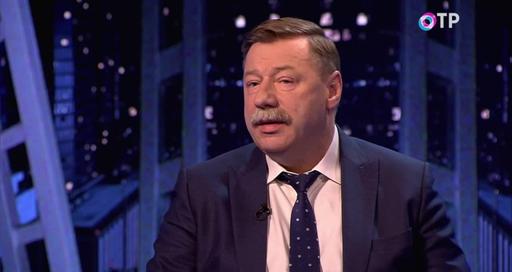 Дмитрий Семенов Пока операции проводит человек, а робот – лишь инструмент в руках хирурга