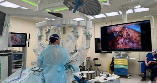 Робот-ассистированная резекция желудка представлена в формате «живой хирургии»